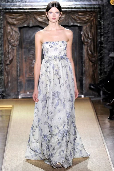 Look 3